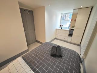 Bright 2 Bedroom Flat with Patio 10 min to Camden Market - Londra - 5