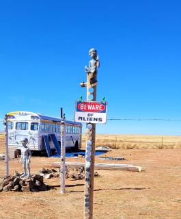 Alien Acres UFO Campground - - 3