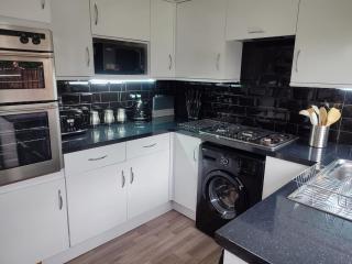 4-bed quiet cul de sac location with off road parking - Timperley - 7