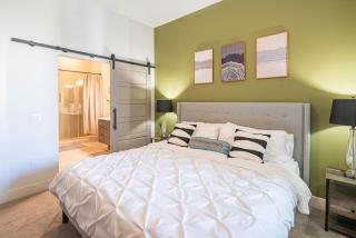 Walk Score 81-Shopping District-King Bed-Parking - G4004 - Scottsdale - 2