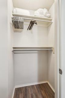 Cowboy Oasis By Domain Wi-Fi King Bed - Austin - 6