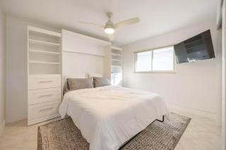 Waterfront Escape Luxurious Stay - Cape Coral - 4