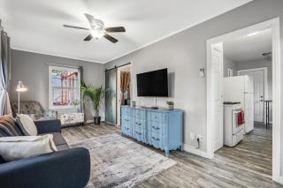 1920's Remodeled Cottage in the Heart of Little Italy - 9