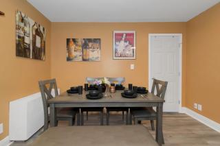 Spacious 3BR Condo in DTWN - 6