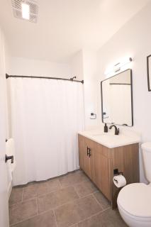 Deluxe 2BR - Parking Gym Kids Room and Wifi - Stamford - 3
