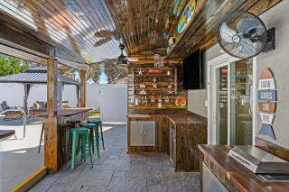 Stylish Panama City Home w Pool Tiki Bar Walkable Beach Access - Panama City Beach - 7
