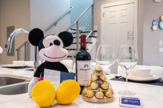 DLuxx Vacay Disney 5 Suite House with Hot Tub 2633 - Orlando - 4