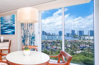 Luxury Trump International Ocean View 1600sf 2 Bd - 1