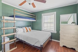 Cozy Sulphur Getaway, Pool and Basketball Court - Sulphur - 4