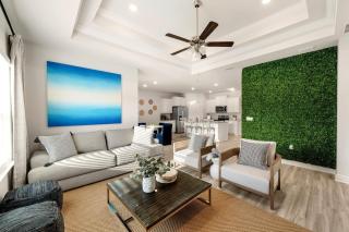 4 Bedroom Sleeps 10 Beach Resort pool, Golf Cart included! Sunsets - Port Saint Joe - 0