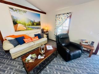 Dogwood Cabin - Giant Spa Tub, Pull Out Sofa, Peaceful Location - 6