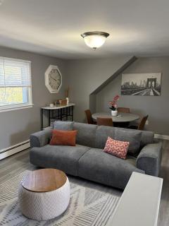 Private Modern 2 Bedroom Gem - - 2