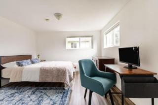 Entire Apt in South Seattle Workspace and Yard - Seattle - 7