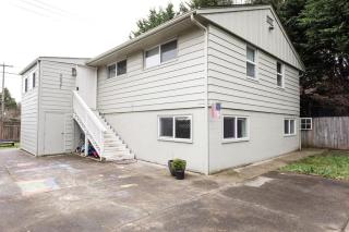 Entire Apt in South Seattle Workspace and Yard - Seattle - 5