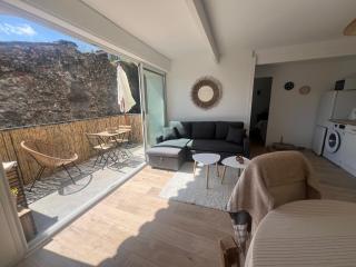 Appartement rénové avec terrasse - 8