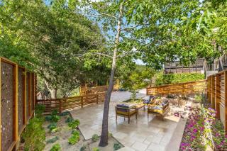 Zen Luxury Homestay - Hayward - 8