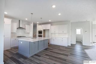 Elegant New 5BR Family Retreat - 0