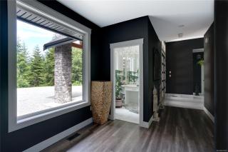 Shawnigan Lake Retreat with Theatre - 8