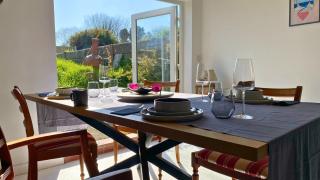 Bright & Spacious 2-Bed Townhouse - Waterford - 7