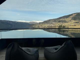 Modern gem at Hafslovatnet - Hafslo - 2