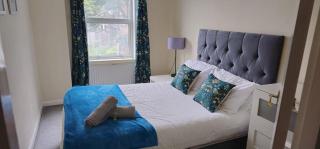 Ruby Retreat - Entire House - WiFi - 4 Bed - Garden - 4