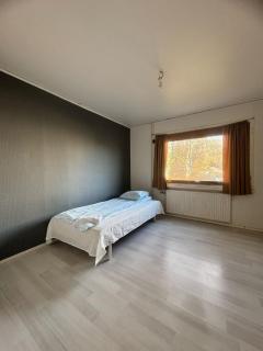 Premium Workers Home 10 bedrooms Near Volvo - - 7