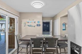 PCB Group-Friendly Duplex w Pool Backyard Lounge 2 Kitchens - 3