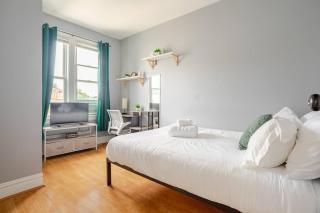 6-Guest Jersey City Haven: Location-Comfort-Vibes - 1