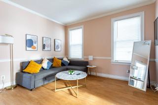 City Outside Serenity Inside: 2B1B NYC - 40 Min - 1