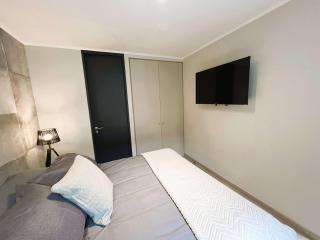 HOM I Wifi Cowork Parking Piscina Metro Almagro - Santiago - 4