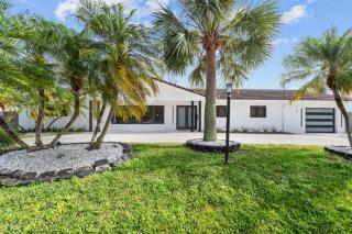 Spacious Modern Mansion w Pool & Sauna in Hollywood close to Beach - Hollywood - 5