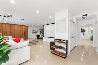 Spacious Modern Mansion w Pool & Sauna in Hollywood close to Beach - 1