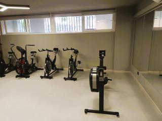 HOM l Parking Cowork Urbano Piscina Parque Almagro - 7