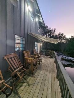 cozy lakeside retreat - 7