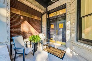 Luxurious Lincoln Park Home with Gourmet Kitchen - Chicago - 4