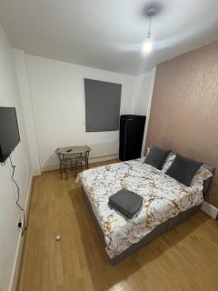Cosy room 4 s - Streatham Vale - 7