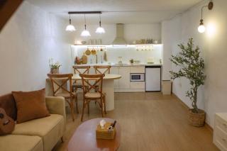 Cozy Apartment in the Heart of Hanoi's Old Quarter - Hanoi - 1