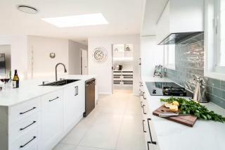 Luxury Mooloolaba Retreat with Spa & Pool - 2