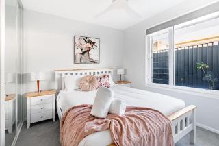 Luxury Mooloolaba Retreat with Spa & Pool - 6