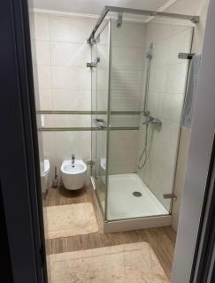 Central Double Budget Room Бюджетная комната для двоих в центре - Chişinău - 5