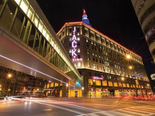 Spacious Downtown Sq Stadium, Casino, R&R HoF! - Cleveland - 9