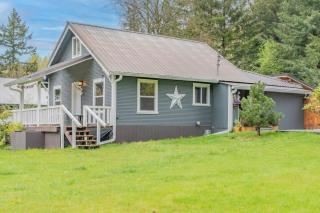 Mt Rainier Retreat with Spa Bathroom-Hot Tub-Fireplace - Ashford - 8