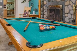 Creekside Cabin with Hot Tub-Fireplace-Pool Table - Ashford - 6