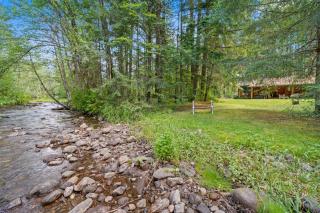 Creekside Cabin with Hot Tub-Fireplace-Pool Table - Ashford - 4