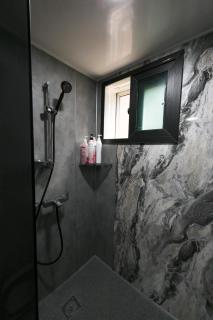 3BR Jong-RO Family House, 4Beds, 6 people - 1