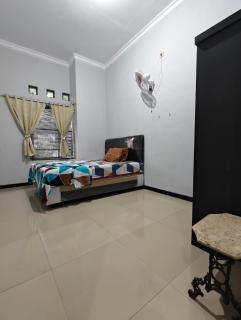 Homey Guesthouse Malang Syariah - Klampok - 4