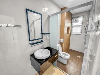 Entire 4 Bedroom Landed House, Yong Peng, Johor, Malaysia - Suitable for leisure, wedding & Big group travellers, Free Netflix, In- House Parking, 1min to Dragon Temple, 5 mins to MCD& KFC, 30 mins to Organic Farms - Yong Peng - 1