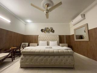Relax Lodge Family Guest House - Islamabad - 6