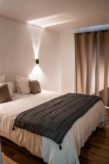 Logis Hotel Les Glycines - 8