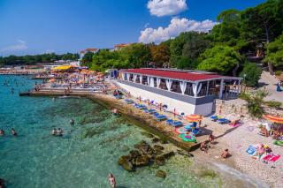 Fidelis Apartment - Walk to the Beach in Minutes - 1